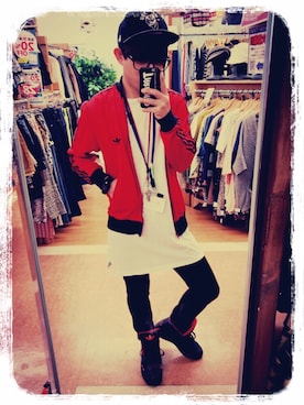 「アイテム（ジャージ、レッド系）」を使った、yoshiさん（メンズ・165cm）の冬コーディネート