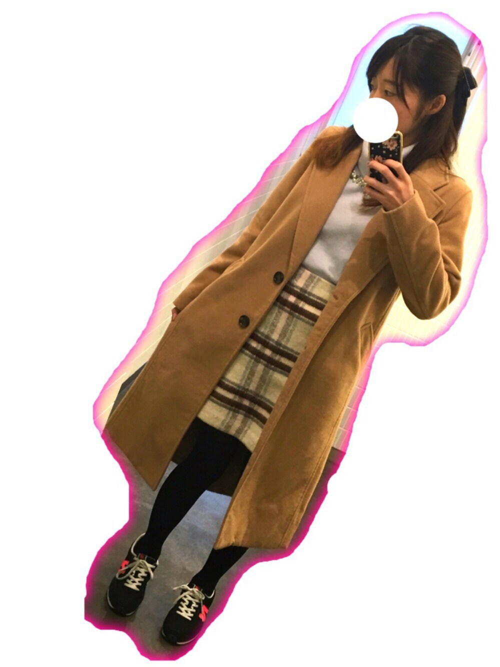 「ootd、ライトブルー、オフタートル、チェックスカート、チェスターコート、スニーカー、ニューバランス、きれいめカジュアル」｜「INGNIのロングチェスター/コート-2016ＡＷ-（チェスターコート、ベージュ系）」を使った、mimさん（レディース・160cm）の秋コーディネートの1枚目の写真