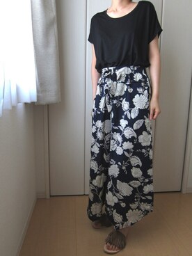 「DHOLIC（ディーホリック）のフラワーパターンクロップドワイドパンツ（その他パンツ、ブルー系）」を使った、Yaziさん（レディース・162cm）の夏コーディネート