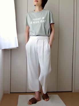 「UNIQLO（ユニクロ）のWOMEN ドレープワイドクロップドパンツ（その他パンツ、ホワイト系）」を使った、Yaziさん（レディース・162cm）の夏コーディネート