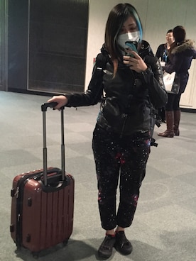 「クロップドパンツ」｜Eeezの希英美さん（レディース・159cm）の冬コーディネート