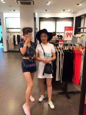 「AAのアイテム（パンツ）」を使った、大朵酱さん（レディース・167cm）の夏コーディネート