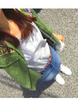 「ホワイトスニーカー」｜「アイテム（ミリタリージャケット）」を使った、あさ(･ω･)さん（レディース・158cm）の春コーディネート