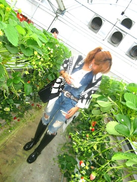 「JIMMY CHOO（ジミーチュウ）のアイテム（ブーツ、ブラック系）」を使った、Mioさん（レディース）の春コーディネート