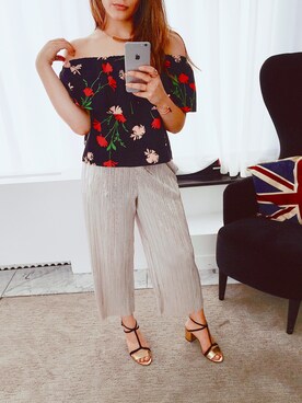 Monica Nearyさんのコーディネート