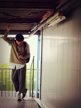 「ノーカラー」｜「アイテム（ハンチング/ベレー帽）」を使った、fuzeeさん（メンズ・175cm）の秋コーディネート