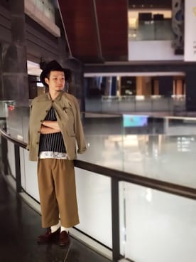 「アイテム（パンツ、イエロー系）」を使った、fuzeeさん（メンズ・175cm）の秋コーディネート
