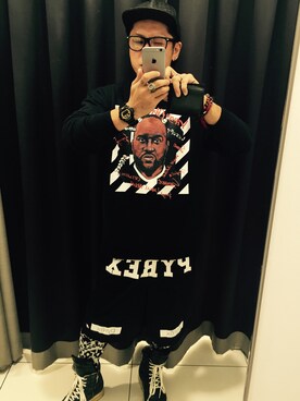 「GIVENCHY」｜「アイテム（財布/小物）」を使った、Yotsuさん（メンズ・166cm）の秋コーディネート