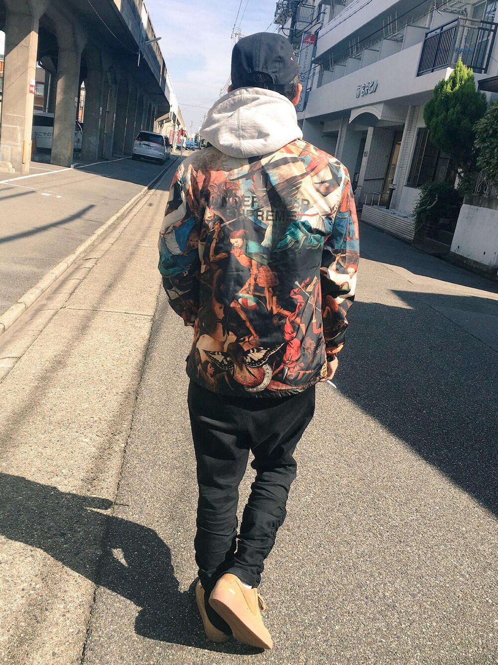 「アキコーデ、summer、シュプリーム、ボックスロゴ、黒スキニー、スニーカー、ナイキ、アンダーカバー、メンズライク」｜「Supreme のアイテム（キャップ、ブラック系）」を使った、Junkiさん（メンズ・170cm）の秋コーディネートの1枚目の写真