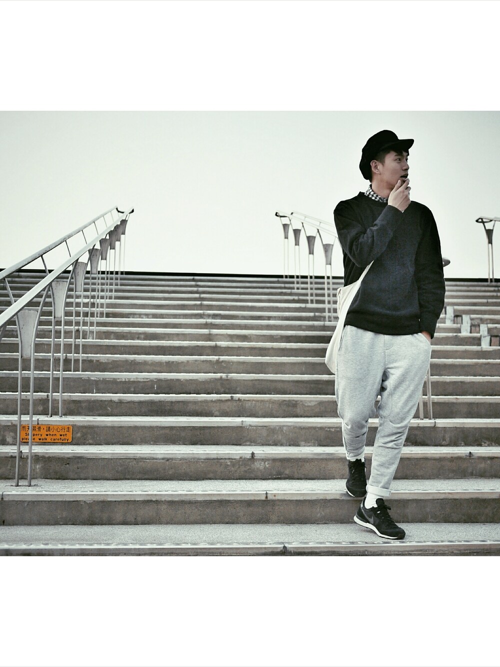 「street、sports」｜「PRIVATEのアイテム（スウェット、ブラック系）」を使った、pteroさん（メンズ・178cm）の冬コーディネートの1枚目の写真