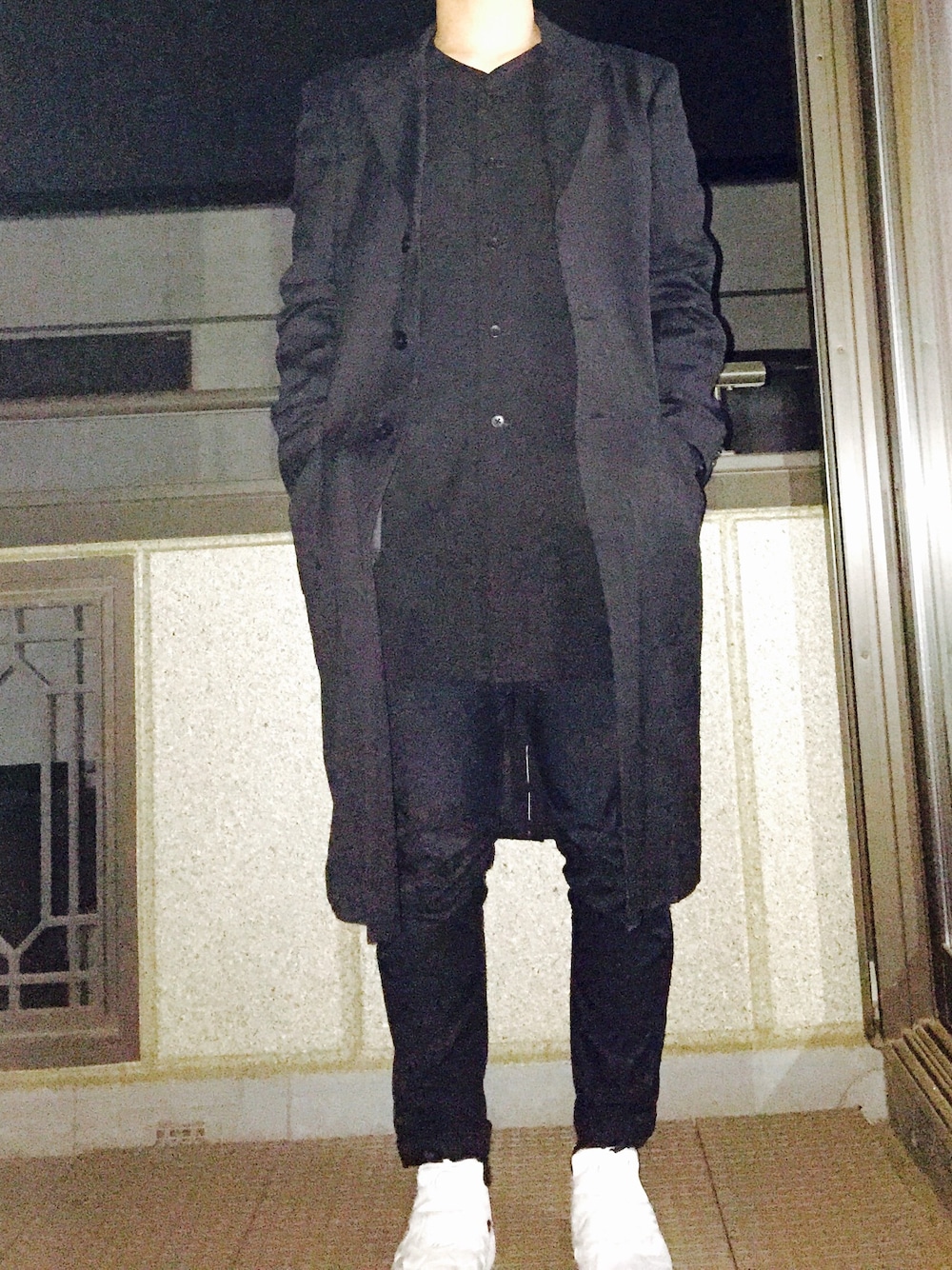 「yohjiyamamoto、ETHOSENS、ロング丈、モード」｜「Yohji Yamamotoのアイテム（その他アウター、ブラック系）」を使った、naokiさん（メンズ・176cm）の春コーディネートの1枚目の写真
