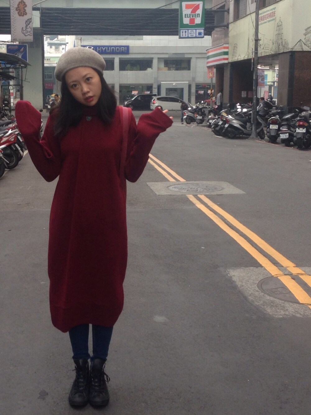 「by JUBY buyのアイテム（ニット/セーター、レッド系）」を使った、邱娉勻さん（レディース・165cm）の冬コーディネートの1枚目の写真