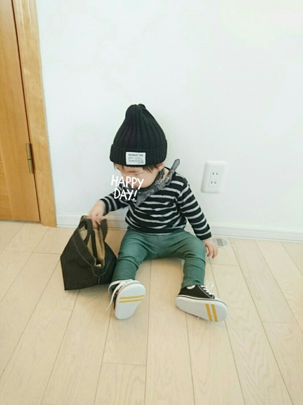 「ボーダー、キッズコーデ、男の子、アメスタフェス告知、ニット帽」｜「TOPVALUのアイテム（Tシャツ/カットソー、グレー系）」を使った、omi-chidoriさん（キッズ・80cm）の春コーディネートの1枚目の写真