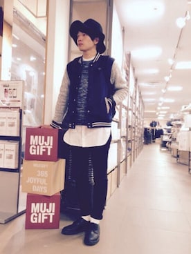 「GU（ジーユー）の（GU）スキニーフィットジーンズ（MEN ⁄ ジーンズ）」を使った、おーかわら   ゆうさん（メンズ・171cm）の冬コーディネート