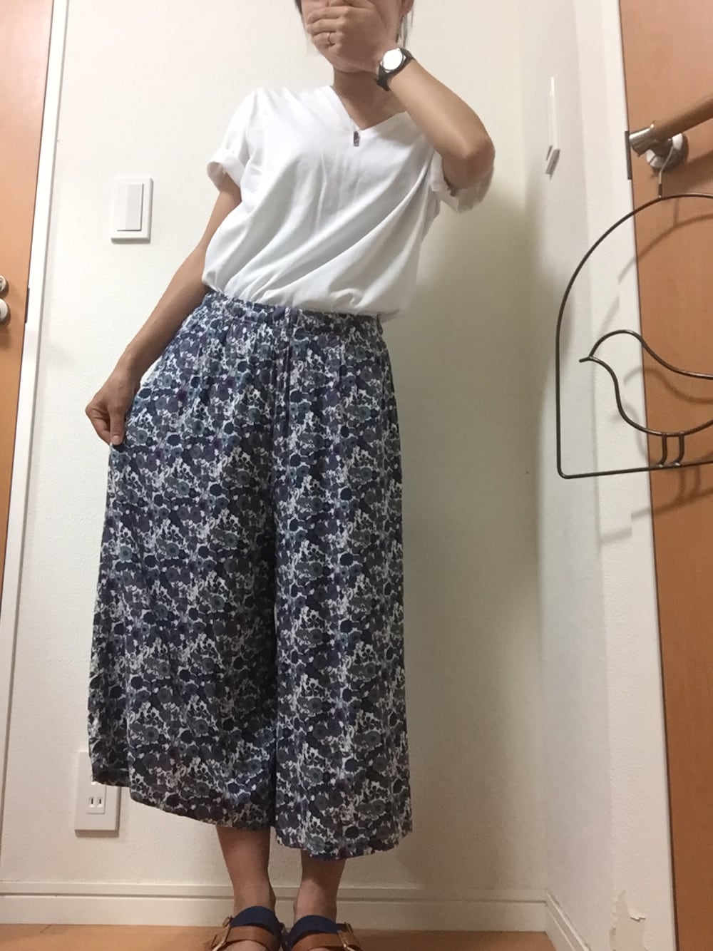「全身ユニクロ、夏コーデ、ワンマイルウェア、リラコ、リバティ、パックT、VネックT」｜「UNIQLOのアイテム（ルームウェア/パジャマ、ブルー系）」を使った、すーさん（レディース・152cm）の夏コーディネートの1枚目の写真