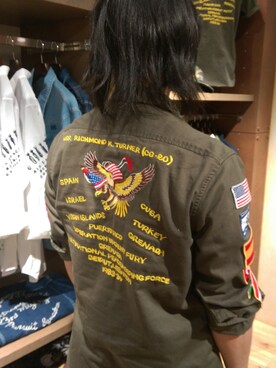 「AVIREX（アヴィレックス）のavirex/ アヴィレックス/  PATCHED NAVY L/S SHIRT/ パッチド　ネイビー長袖シャツ（シャツ/ブラウス、グリーン系）」を使った、Masao さん（メンズ・179cm）の春コーディネート