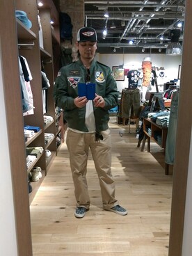 「schott（ショット）のSchott/ショット/TC WORK PANTS/ティーシー ワーク パンツ（チノパンツ、ベージュ系）」を使った、Masao さん（メンズ・179cm）の春コーディネート