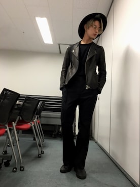「Yves Saint Laurent（イヴサンローラン）のアイテム（スラックス）」を使った、バトシンさん（メンズ・176cm）の春コーディネート