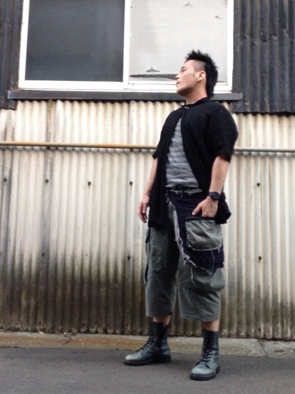 「VIRGOwearworksのMaverick long shirts（シャツ/ブラウス、ブラック系）」を使った、ECPWさん（メンズ・174cm）の夏コーディネートの1枚目の写真