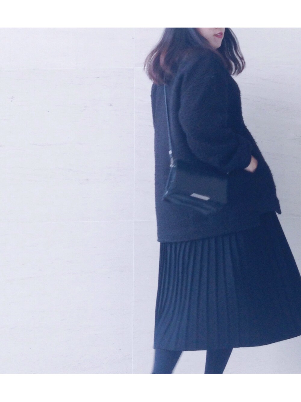 「black、boyish、MONKI、NIKE、sporty、causal、vintage、simple」｜「NIKEのNike 'Roshe Run - Winter' Sneaker (Women)（スニーカー、ブラック系）」を使った、Yvonnetsangさん（レディース・163cm）の冬コーディネートの1枚目の写真