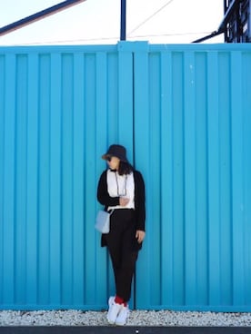 「COS（コス）のアイテム（ノーカラージャケット）」を使った、Yvonnetsangさん（レディース・163cm）の冬コーディネート