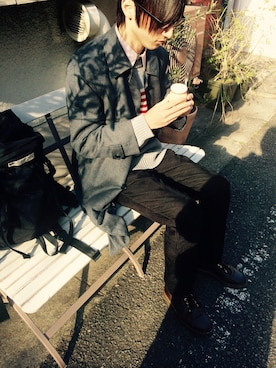 「黒縁メガネ」｜「アイテム（トレンチコート）」を使った、舜さん（メンズ・182cm）の冬コーディネート
