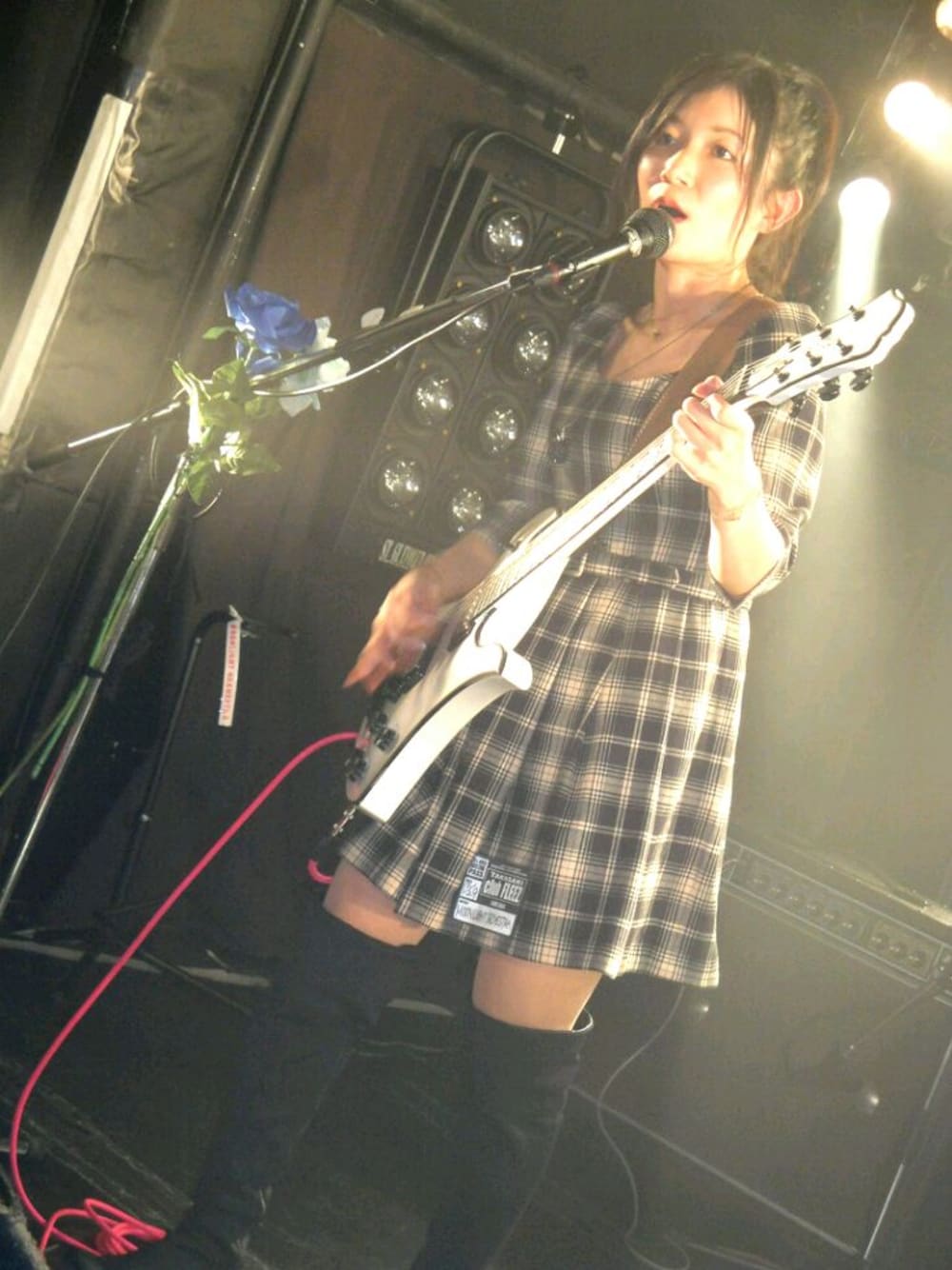 「高崎clubFLEEZ、LIVE、ギター、ギター女子」｜「B.C RichのGUITAR（音楽/本・雑誌、ホワイト系）」を使った、にじなな♡.*゜さん（レディース・148cm）の冬コーディネートの1枚目の写真