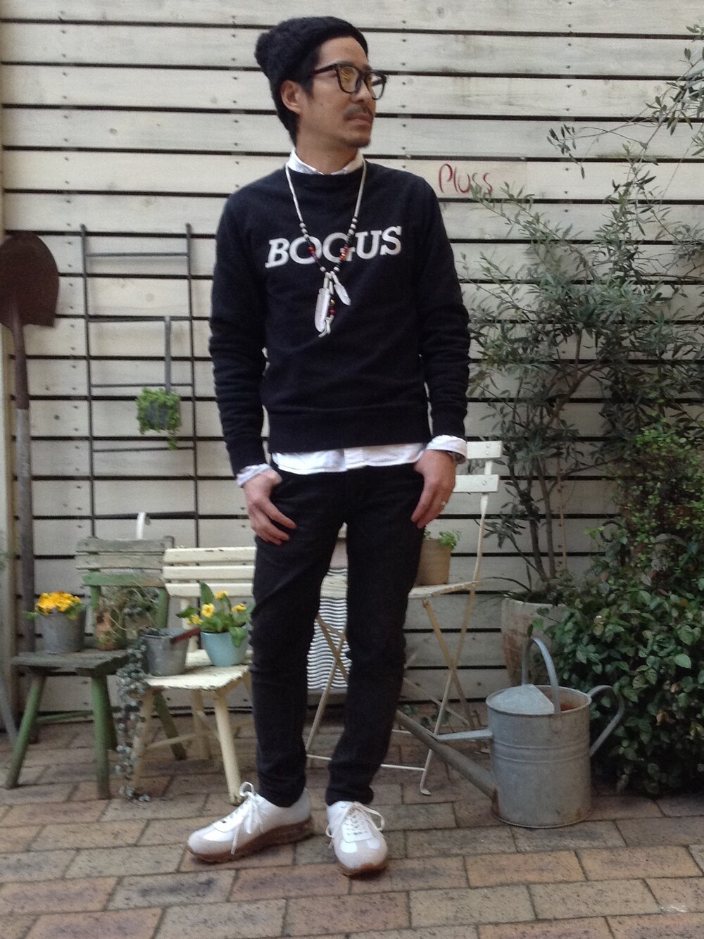「BLK DNMのアイテム（デニムパンツ、ブラック系）」を使った、shinkai teruhikoさん（メンズ・168cm）の春コーディネートの1枚目の写真