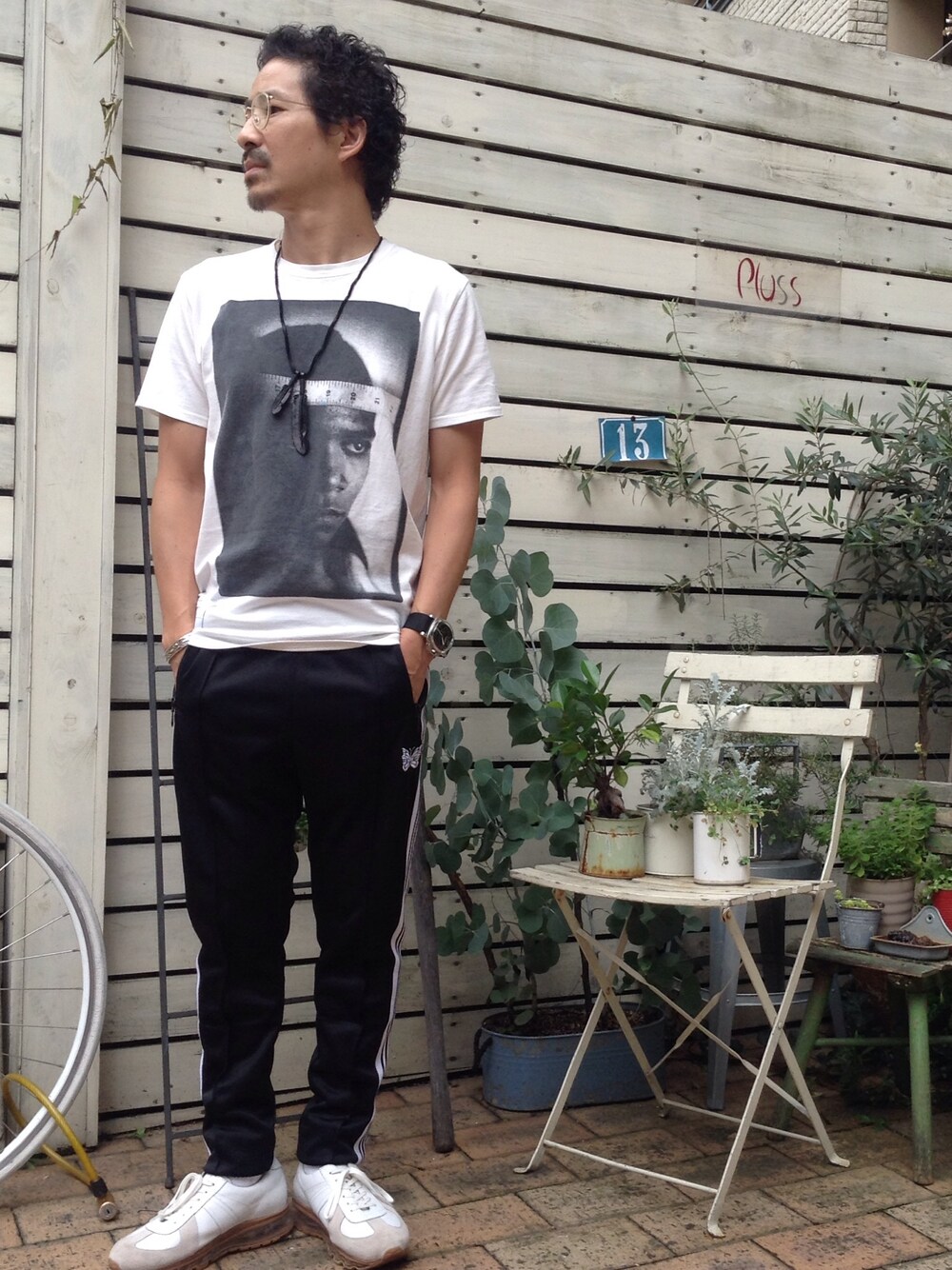 「本日のしんかいさん、pluss福岡、福岡pluss、福岡今泉、白Tシャツ、スニーカー」｜「tomo&coのアイテム（スニーカー、ホワイト系）」を使った、shinkai teruhikoさん（メンズ・168cm）の夏コーディネートの1枚目の写真