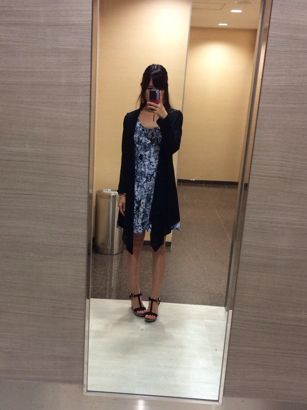 「飛行機、グアム」｜「H&Mのアイテム（ワンピース、ブルー系）」を使った、yukoさん（レディース・164cm）の夏コーディネートの1枚目の写真