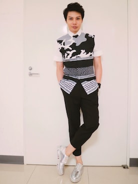 「NEIL BARRETT（ニールバレット）のアイテム（シャツ/ブラウス）」を使った、YouGun Lee 李佑群さん（メンズ・178cm）の夏コーディネート