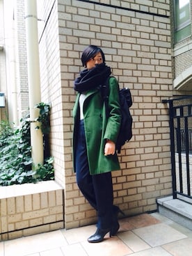 「アイテム（チェスターコート、グリーン系）」を使った、asakaさん（レディース・165cm）の冬コーディネート