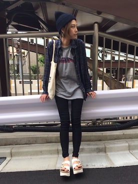 「アイテム（ニットキャップ/ビーニー）」を使った、asakaさん（レディース・165cm）の春コーディネート