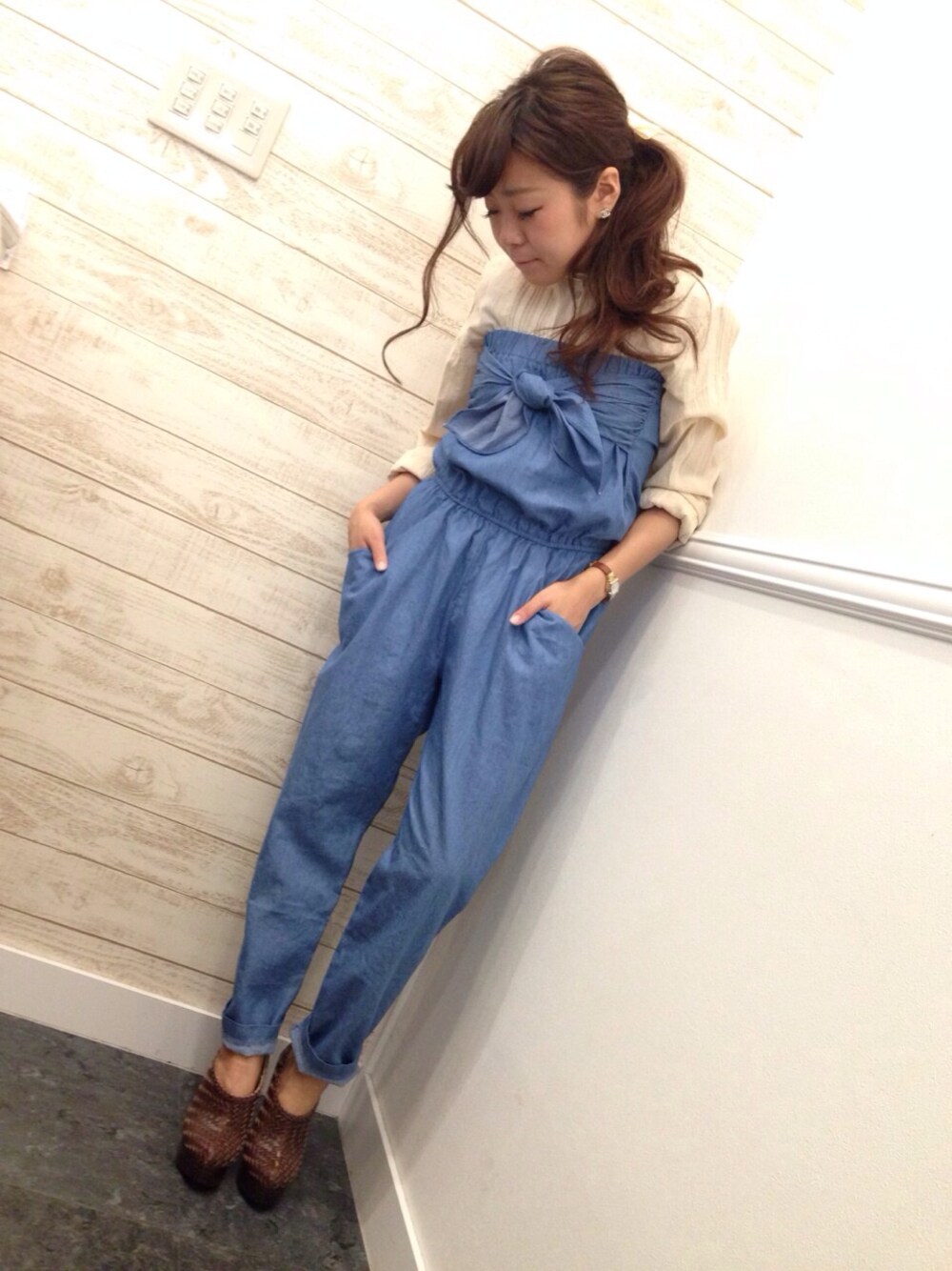 「denim、サロペット、Ungrid、CONTRAIL」｜「CONTRAILのリボンデニムサロペット
（サロペット/オーバーオール、ブルー系）」を使った、mkさん（レディース・149cm）の春コーディネートの1枚目の写真