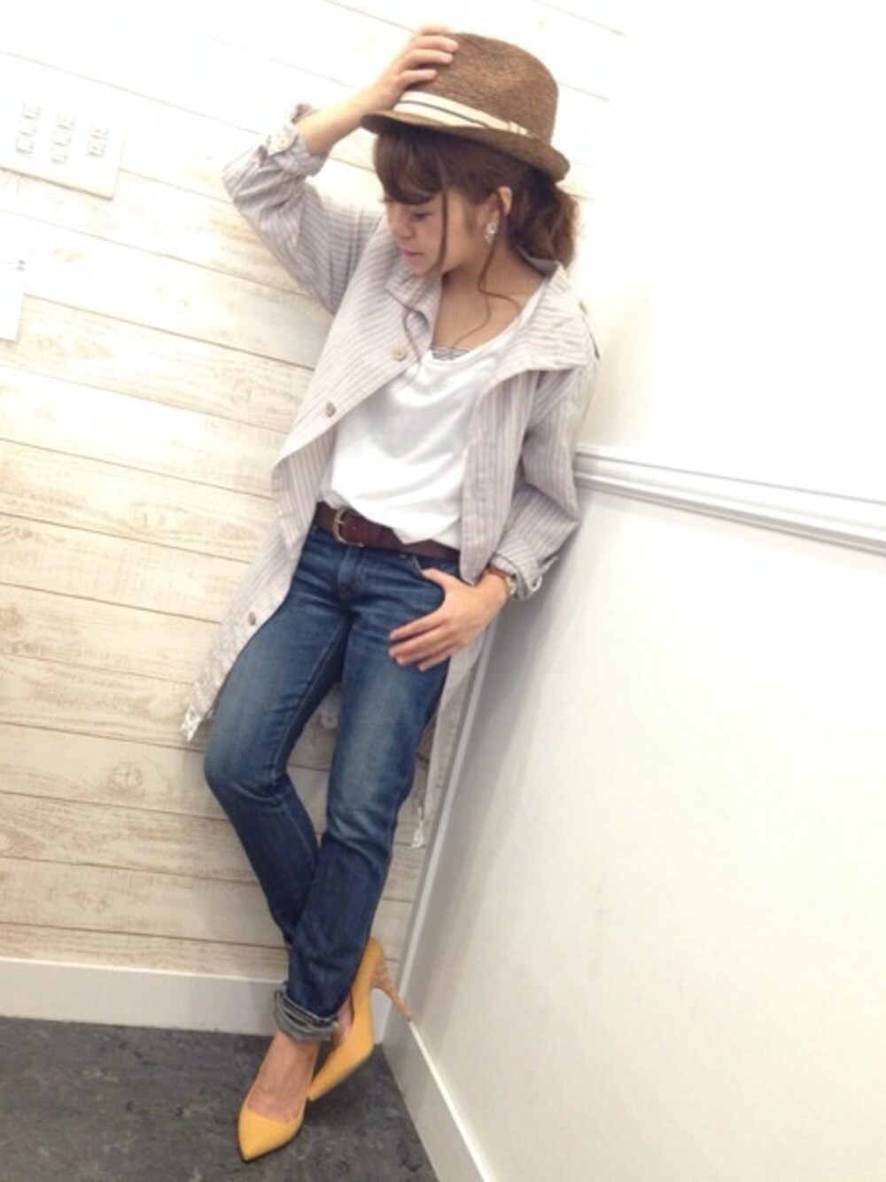 「デニム、ストライプ、Ungrid、ホワイトＴシャツ、ladylike、CONTRAIL」｜「Ungridの 【Casual】ｽﾄﾗｲﾌﾟﾘﾈﾝｺｰﾄ （その他アウター、ベージュ系）」を使った、mkさん（レディース・149cm）の夏コーディネートの1枚目の写真