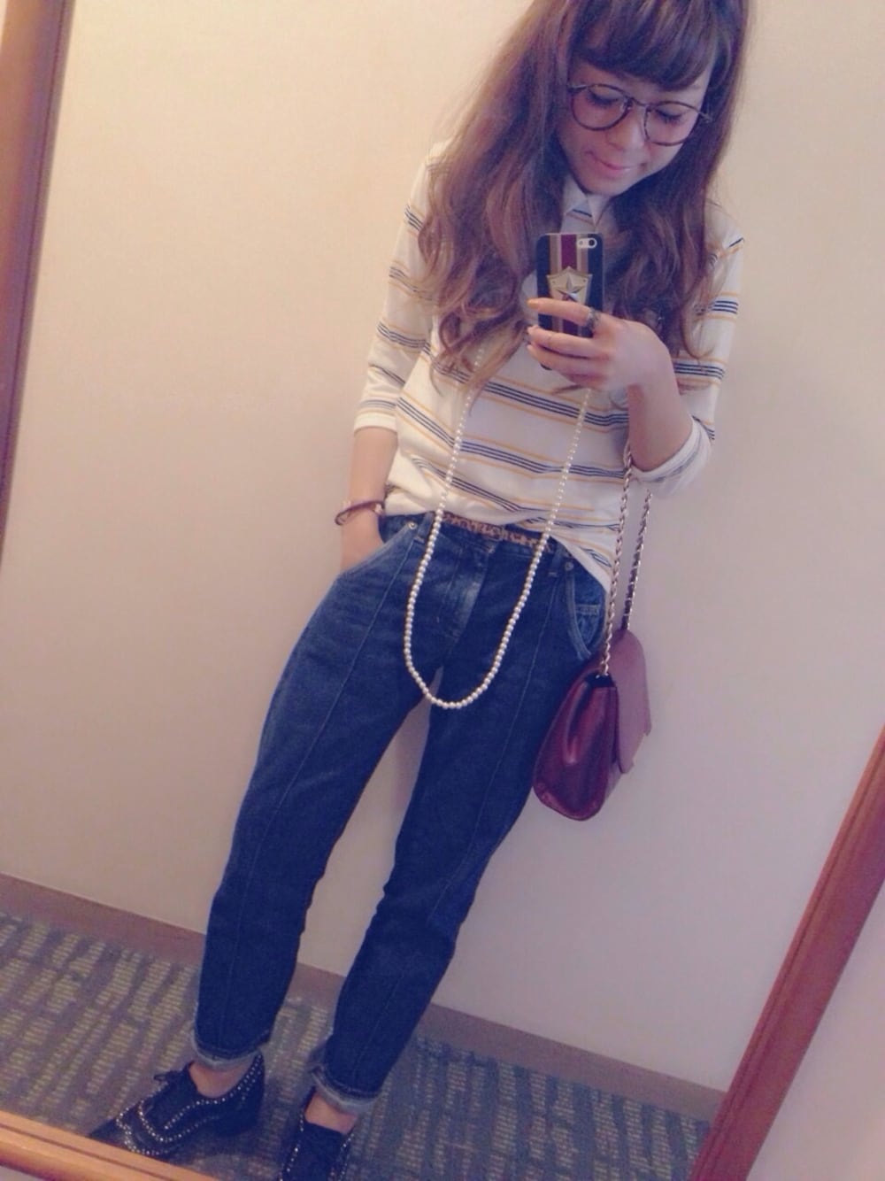 「Ungrid、LIPSERVICE、Bershka、デニム、襟付きトップス、チェーンバック、オックスフォード、パールネックレス、ダテメガネ、レオパード」｜「Ungridの 【casual】衿付きﾎﾞｰﾀﾞｰｶｯﾄTee （Tシャツ/カットソー、イエロー系）」を使った、mkさん（レディース・149cm）の秋コーディネートの1枚目の写真