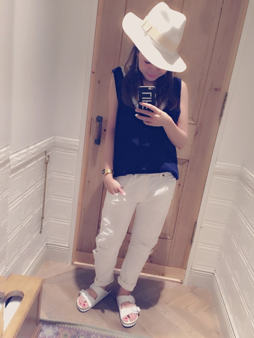 「Ungrid、UNRELISH、birkenstock、ビルケンシュトック、ノースリーブ、ハット」｜「Ungridの ﾗｲﾝﾆｯﾄﾍﾞｽﾄ （ニット/セーター、ブルー系）」を使った、mkさん（レディース・149cm）の夏コーディネートの1枚目の写真