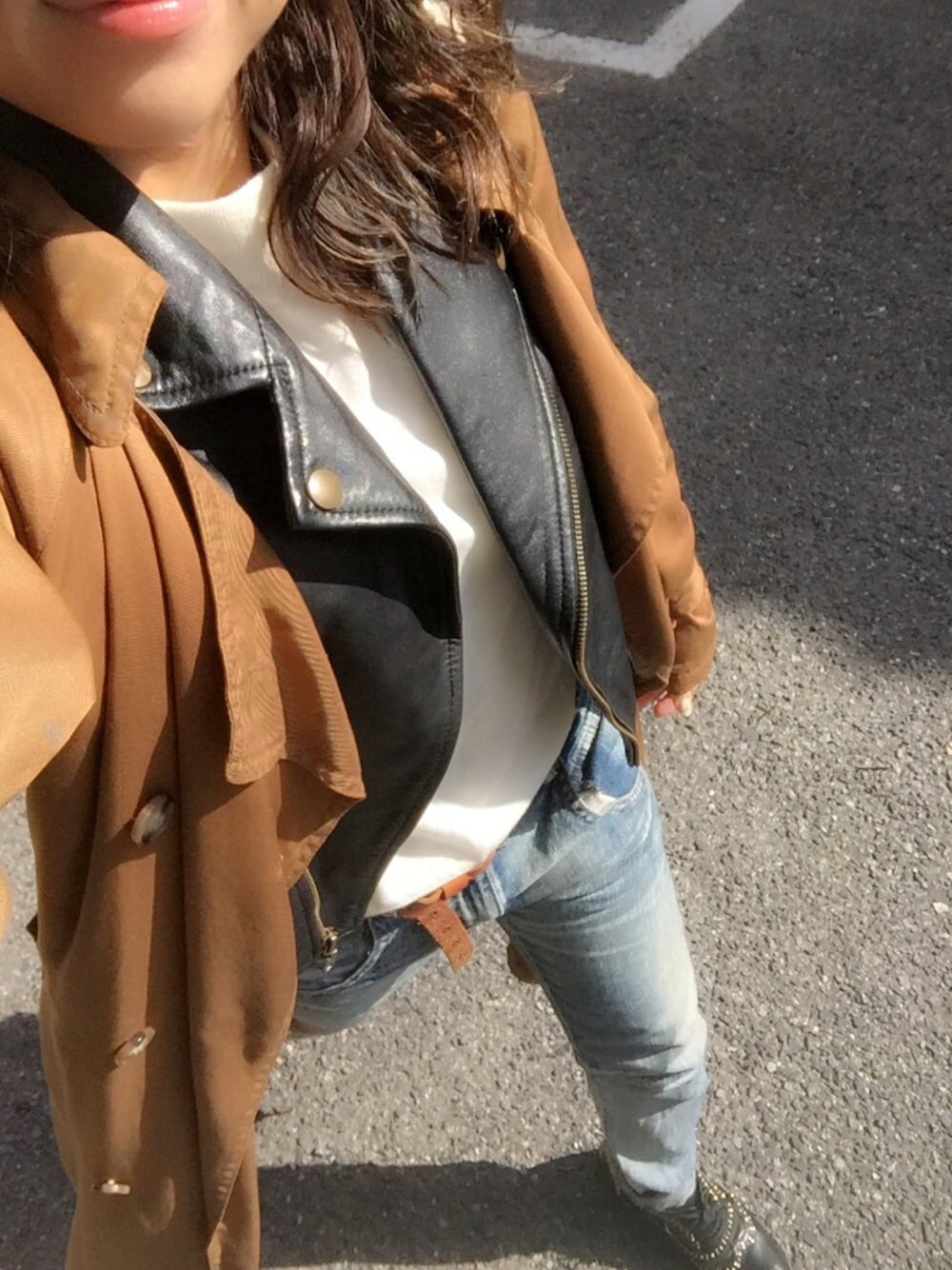 「カジュアルコーデ、レイヤードスタイル、トレンチコート、ライダース、デニム、Ungrid、moussy、Lily Brown、ドラフトUN」｜「Ungridの 【Lady Like】ﾃﾝｾﾙﾄﾚﾝﾁｺｰﾄ （トレンチコート、ブラウン系）」を使った、mkさん（レディース・149cm）の冬コーディネートの1枚目の写真