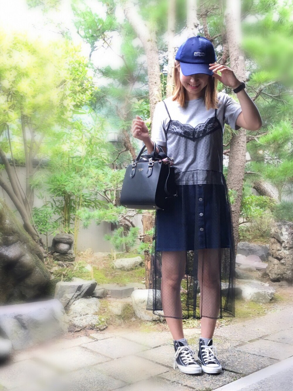 「ドラフトABC、ドラフトCON、ハイカットスニーカー、レースワンピース、キャップ、スニーカー、コンバース」｜「HeatherのサテンロゴCAP　726663（キャップ、ブルー系）」を使った、nadamiiさん（レディース・164cm）の秋コーディネートの1枚目の写真