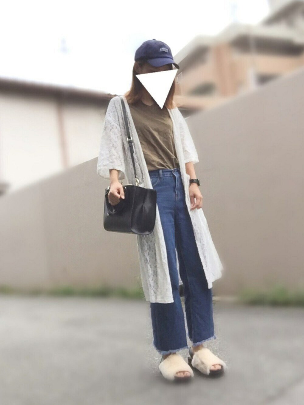 「レースガウン、レースカーディガン、ワイドパンツ、ファーサンダル、GU、キャップ、Vネック」｜「HeatherのサテンロゴCAP　726663（キャップ、ブルー系）」を使った、nadamiiさん（レディース・164cm）の秋コーディネートの1枚目の写真