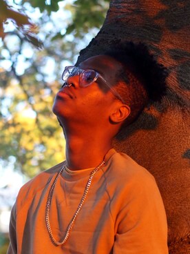 「TOPMAN（トップマン）のアイテム（スウェット）」を使った、AustinPeeteさん（メンズ・183cm）の秋コーディネート