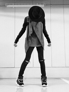 「DRKSHDW by RICK OWENS（ダークシャドウ バイ リックオウエンス）のアイテム（その他アウター）」を使った、ANOTHER-Jさん（メンズ・175cm）の秋コーディネート