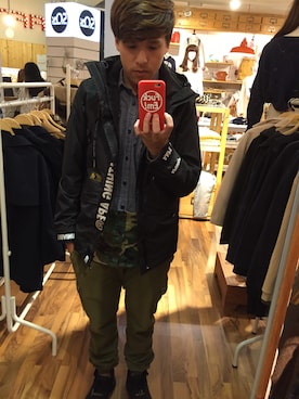 王弘毅さんのコーディネート