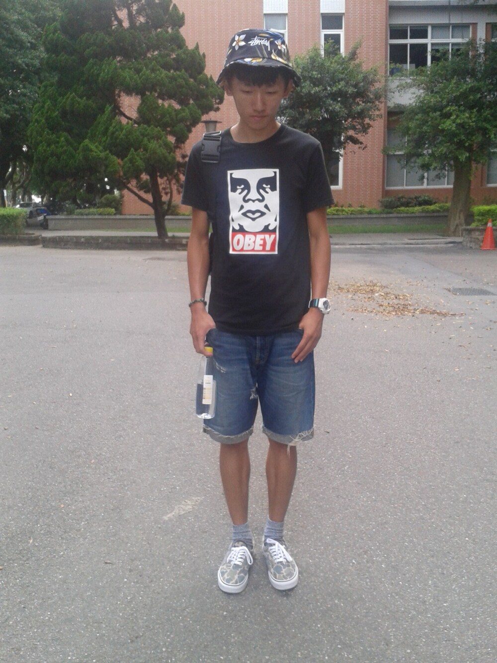 「VANS、stussy、OBEY、Levi's、gshock」｜「STUSSYのStussy（キャップ、その他）」を使った、Melo. Lさん（メンズ・176cm）の夏コーディネートの1枚目の写真