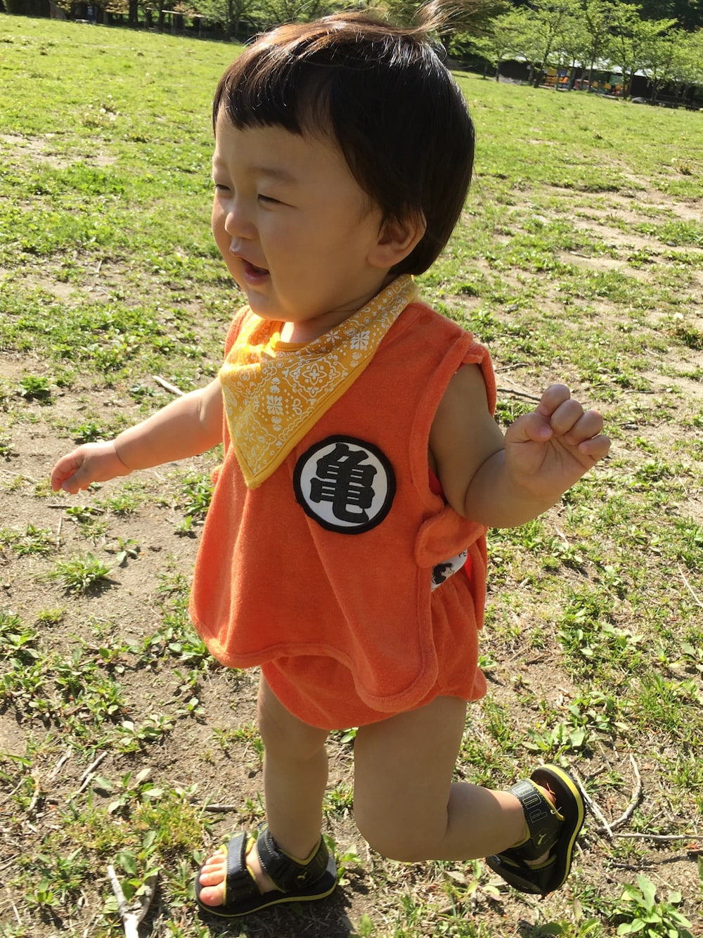 「キッズファッション、キッズ、おとこのこ、kids、kidsfashion、ドラゴンボール、悟空、コスプレ、1歳、KIDSｺｰﾃﾞ」｜「西松屋のアイテム（タンクトップ、オレンジ系）」を使った、yuzupiさん（キッズ・70cm）の春コーディネートの1枚目の写真