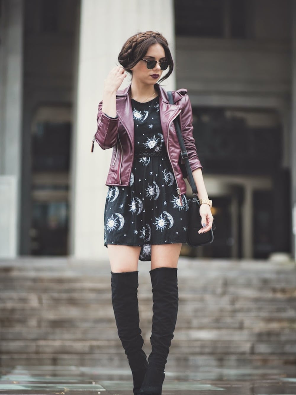 「Motel RocksのMotel Tiara Babydoll Dress in Sun Moon Stars Print（ワンピース、ブラック系）」を使った、DanielaRamirezさん（レディース・157cm）の秋コーディネートの1枚目の写真