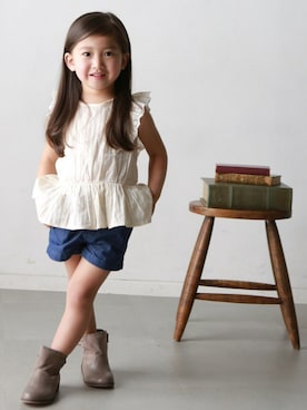 「petit main（プティマイン）のアイテム（トップス、ホワイト系）」を使った、hanarevo さん（キッズ・120cm）の春コーディネート