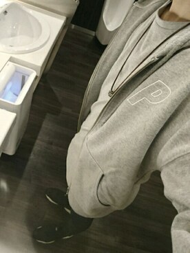 「palace」｜「アイテム（パーカー）」を使った、なおやさん（メンズ・172cm）の秋コーディネート