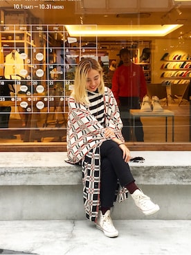 「converse」｜「アイテム（ポンチョ）」を使った、kaoriさん（レディース・166cm）の秋コーディネート