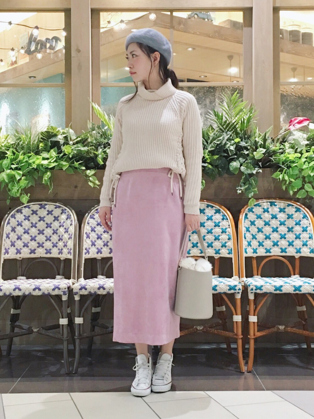 「秋冬、シンプル、オトナカジュアル、大人コーデ、ラフ、オトナ女子、ピンク、ベレー帽、カジュアル、ニット」｜「JEANASISのアンゴラコンニットベレー/728524 （ハンチング/ベレー帽、グレー系）」を使った、まいさん（レディース・164cm）の秋コーディネートの1枚目の写真